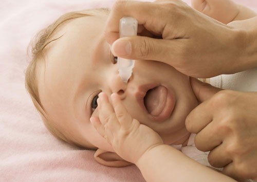 Những sai lầm khi trị ngạt mũi ở trẻ bạn nên biết
